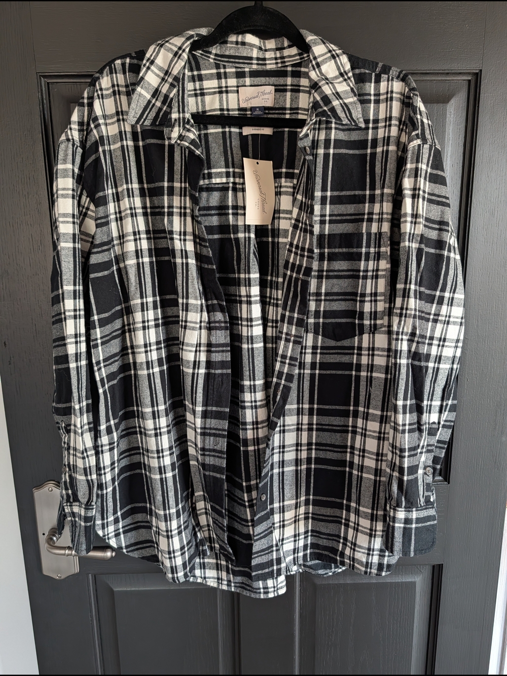 Universal Thread Black & White Plaid Button-Down Shirt NWT